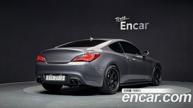 Hyundai Genesis 2010 — photo 2