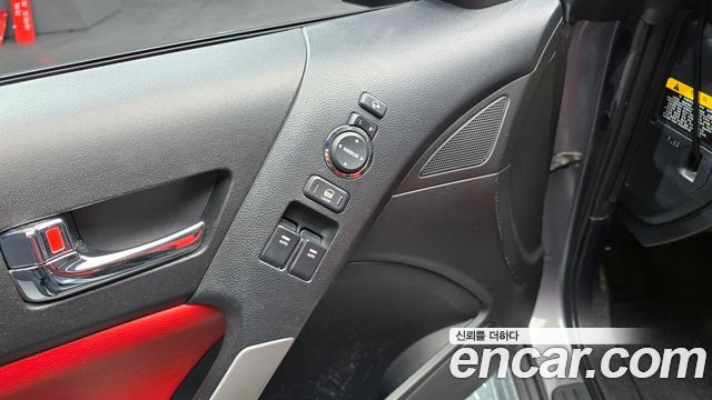 Hyundai Genesis 2010 — photo 17