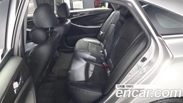 Hyundai Sonata 2013 — photo 17