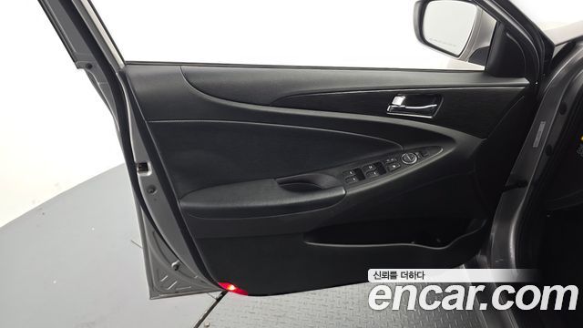 Hyundai Sonata 2013 — photo 14