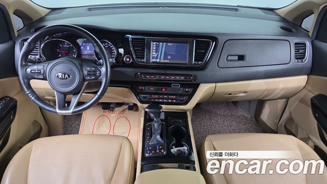 Kia Canival 2018 — photo 7