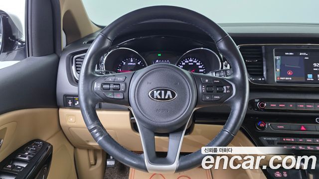 Kia Canival 2018 — photo 15