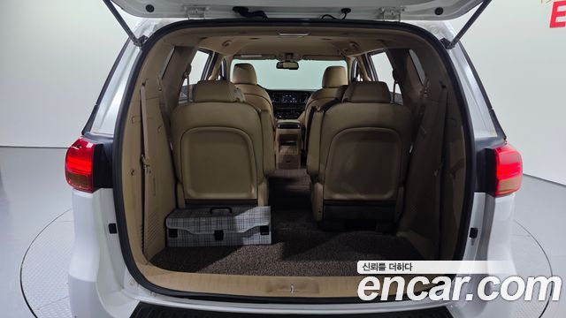 Kia Canival 2018 — photo 20