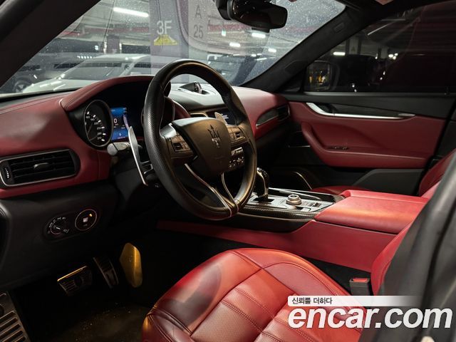 Maserati Levante 2017 — photo 7