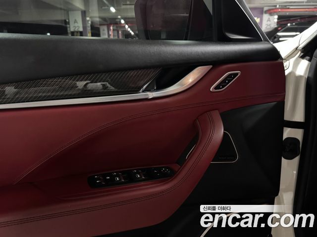 Maserati Levante 2017 — photo 9