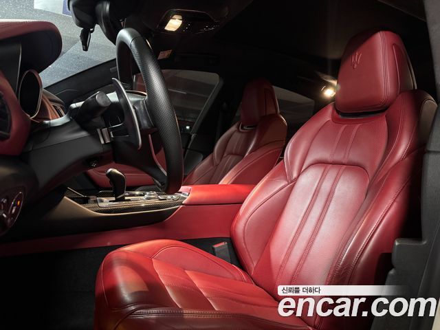 Maserati Levante 2017 — photo 15