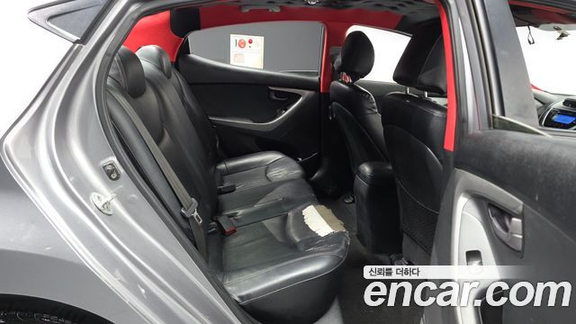 Hyundai AVANTE 2011 — photo 18