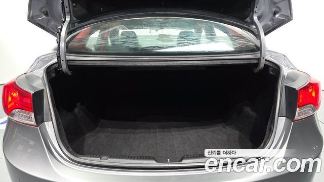 Hyundai AVANTE 2011 — photo 26