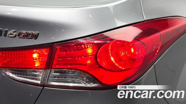 Hyundai AVANTE 2011 — photo 9