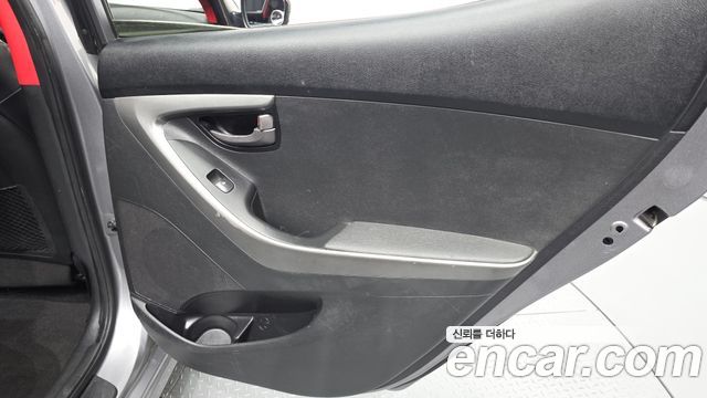 Hyundai AVANTE 2011 — photo 15