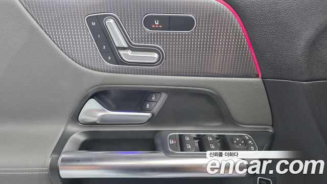 Mercedes-Benz EQA 2021 — photo 11