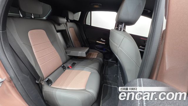 Mercedes-Benz EQA 2021 — photo 18