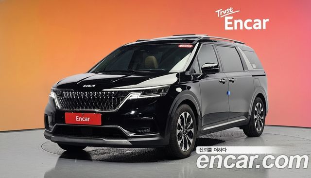 Kia Canival 2023 — photo 1