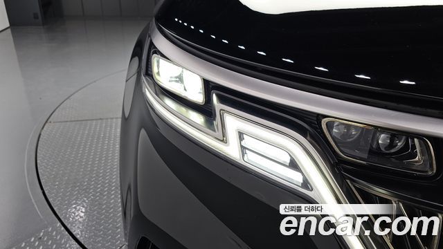 Kia Canival 2023 — photo 8