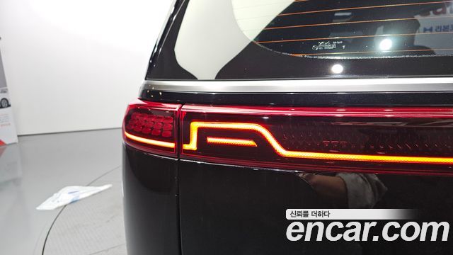 Kia Canival 2023 — photo 9