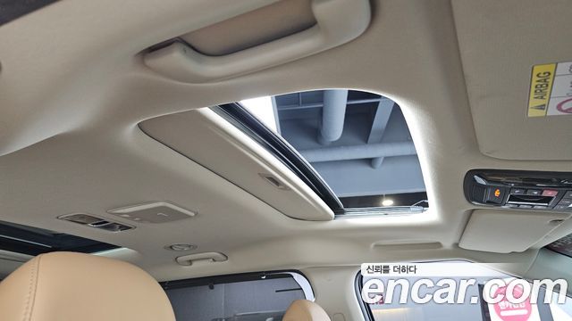 Kia Canival 2023 — photo 28