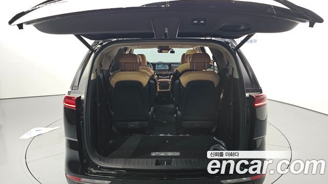 Kia Canival 2023 — photo 30