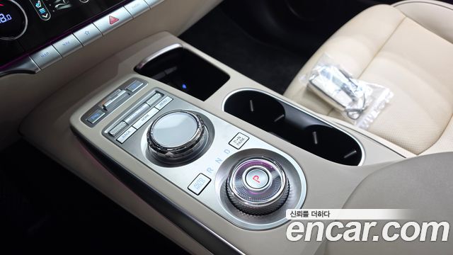 Genesis GV70 2023 — photo 12