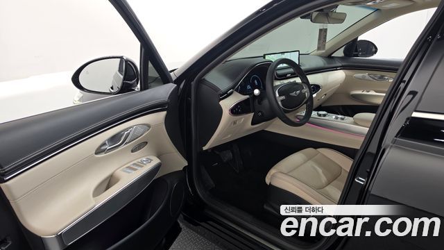 Genesis GV70 2023 — photo 13