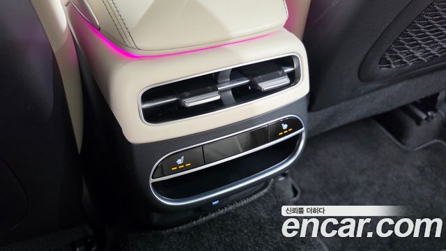 Genesis GV70 2023 — photo 25