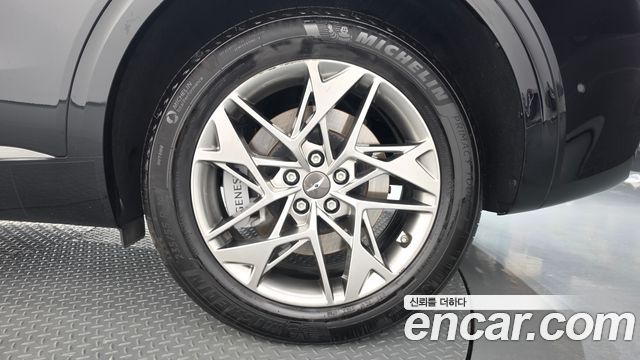 Genesis GV70 2023 — photo 7