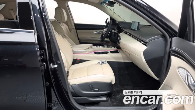 Genesis GV70 2023 — photo 16