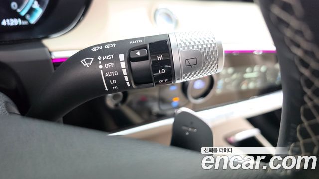 Genesis GV70 2023 — photo 27