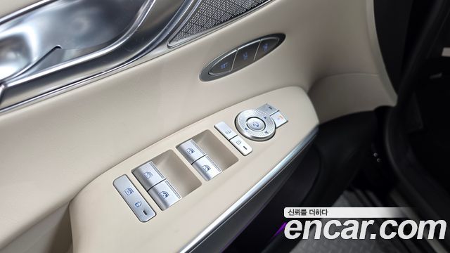 Genesis GV70 2023 — photo 28