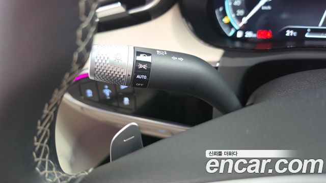 Genesis GV70 2023 — photo 29