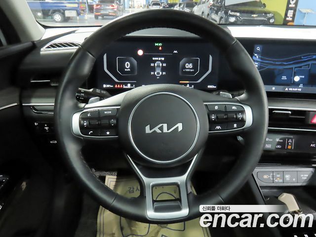 Kia K5 2025 — photo 10