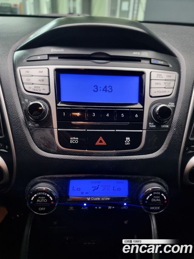 Hyundai Tucson 2011 — photo 13