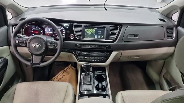 Kia Canival 2015 — photo 5
