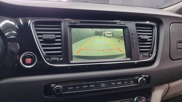 Kia Canival 2015 — photo 11