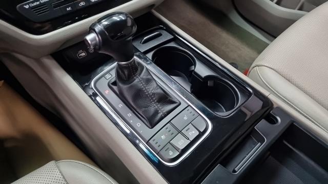 Kia Canival 2015 — photo 12