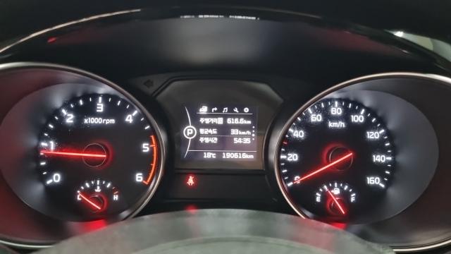 Kia Canival 2015 — photo 17
