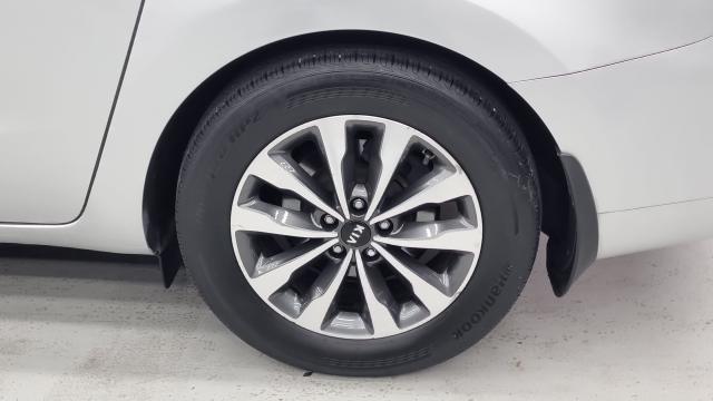 Kia Canival 2015 — photo 18