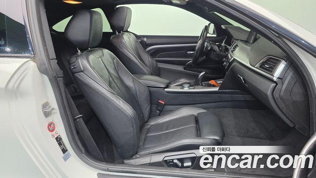 BMW 4-Series 2018 — photo 11