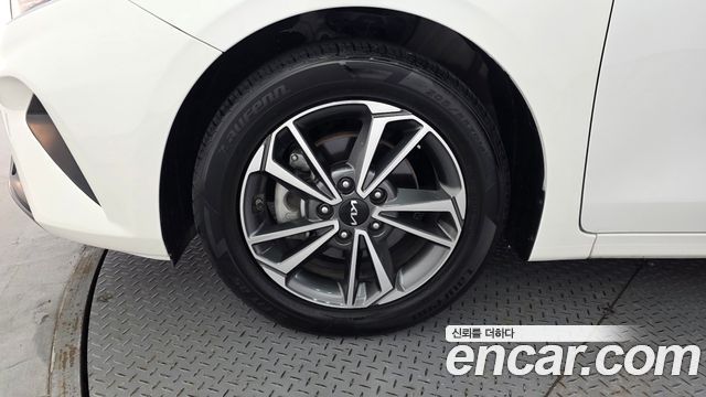 Kia K3 2023 — photo 5
