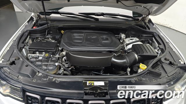 Jeep Cherokee 2019 — photo 6