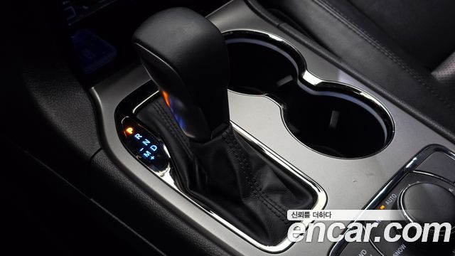 Jeep Cherokee 2019 — photo 12