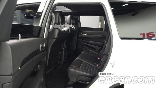 Jeep Cherokee 2019 — photo 17