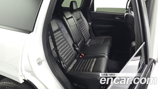 Jeep Cherokee 2019 — photo 18