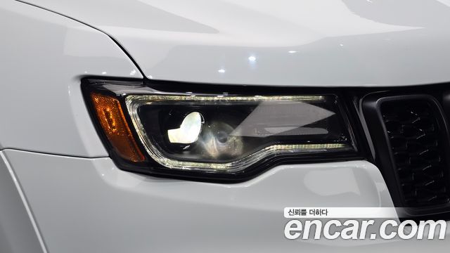 Jeep Cherokee 2019 — photo 8