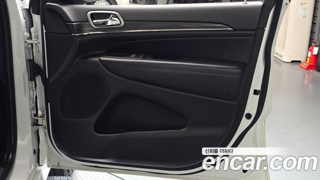 Jeep Cherokee 2019 — photo 15