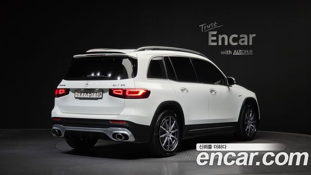 Mercedes-Benz GLB-Class 2023 — photo 2
