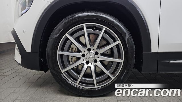 Mercedes-Benz GLB-Class 2023 — photo 5
