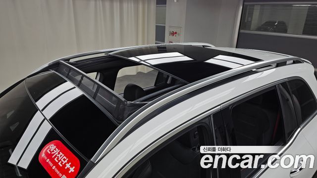 Mercedes-Benz GLB-Class 2023 — photo 22