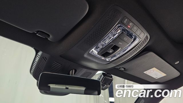 Mercedes-Benz GLB-Class 2023 — photo 26