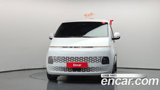 Hyundai Staria 2025 — photo 3