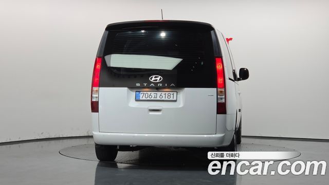 Hyundai Staria 2025 — photo 4